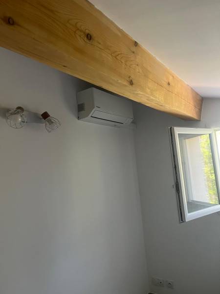 Quand la chaleur s'installe à Rognes, Eco Système est la pour vous apporter la fraîcheur avec une climatisation Panasonic bi-split