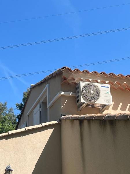 Quand la chaleur s'installe à Rognes, Eco Système est la pour vous apporter la fraîcheur avec une climatisation Panasonic bi-split