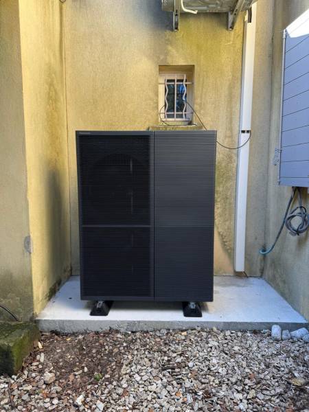 Chauffage sur mesure avec réseau encastré et pompe à chaleur Panasonic haute performance, Eco système vous réalise votre projet sur mesure à Lambesc et ses alentours.