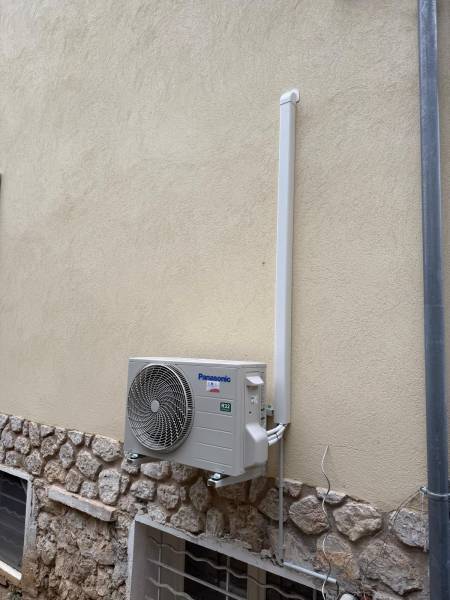 La société ECO SYSTEME réalise l'installation de climatisation réversible éco-performante pour votre maison individuelle avec mise en service incluse
