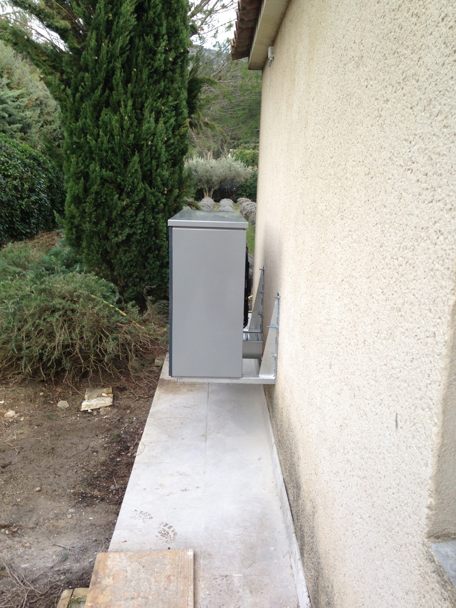 Groupe extérieur vu de profile